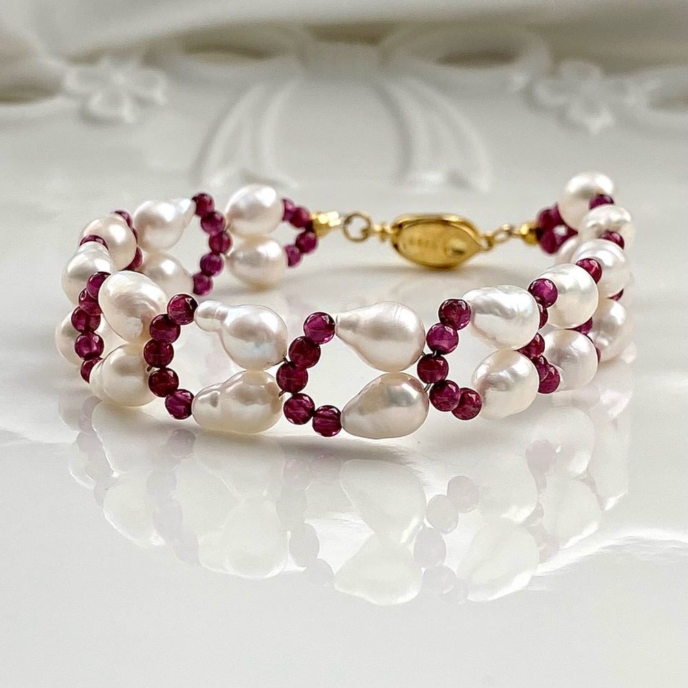 B141-Braided Freshwater Pearl And Garnet S935 Bracelet